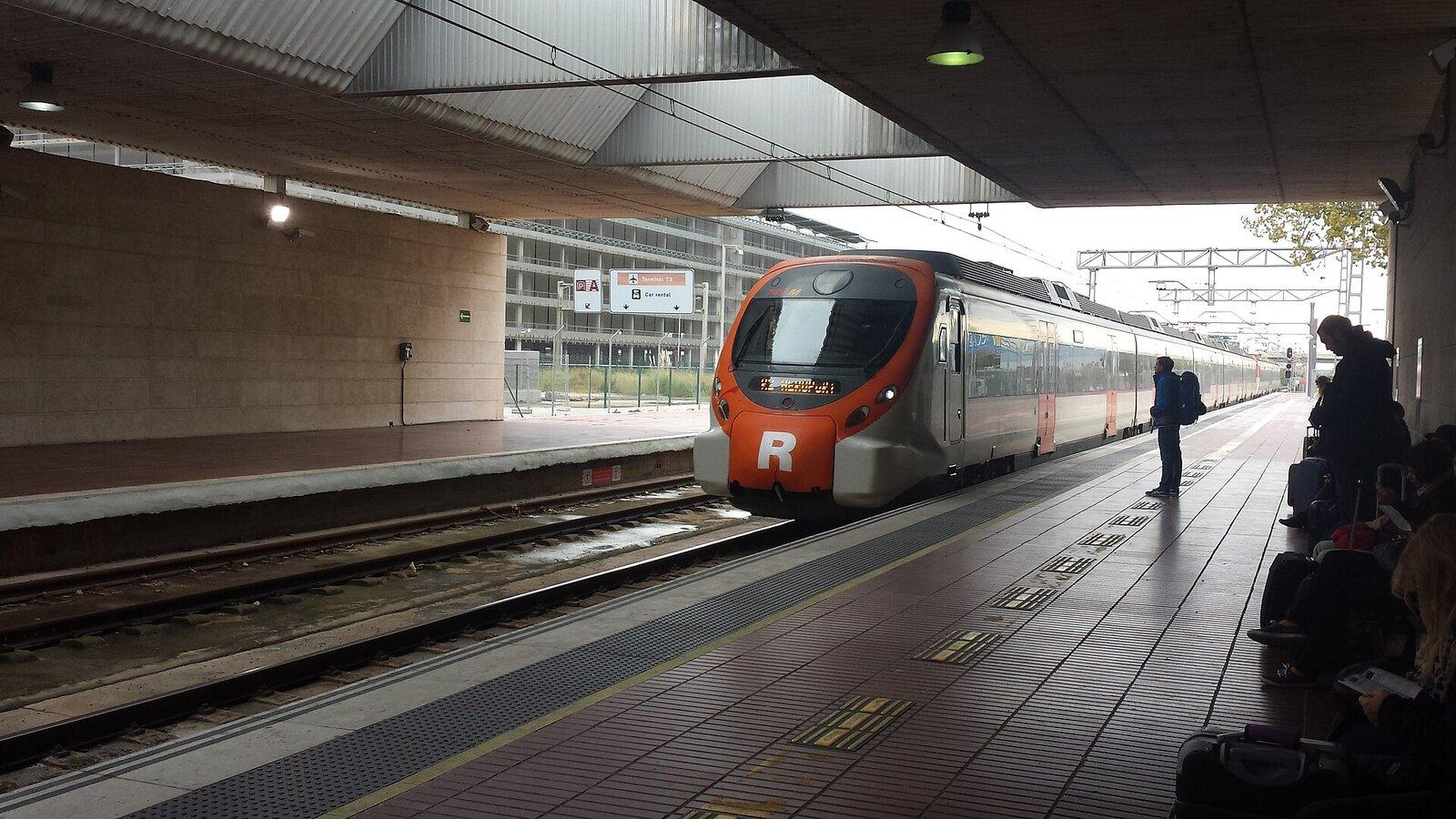 El Prat railway station airport train