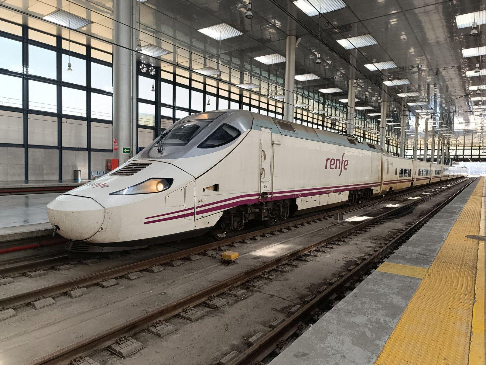 Renfe regional train exterior