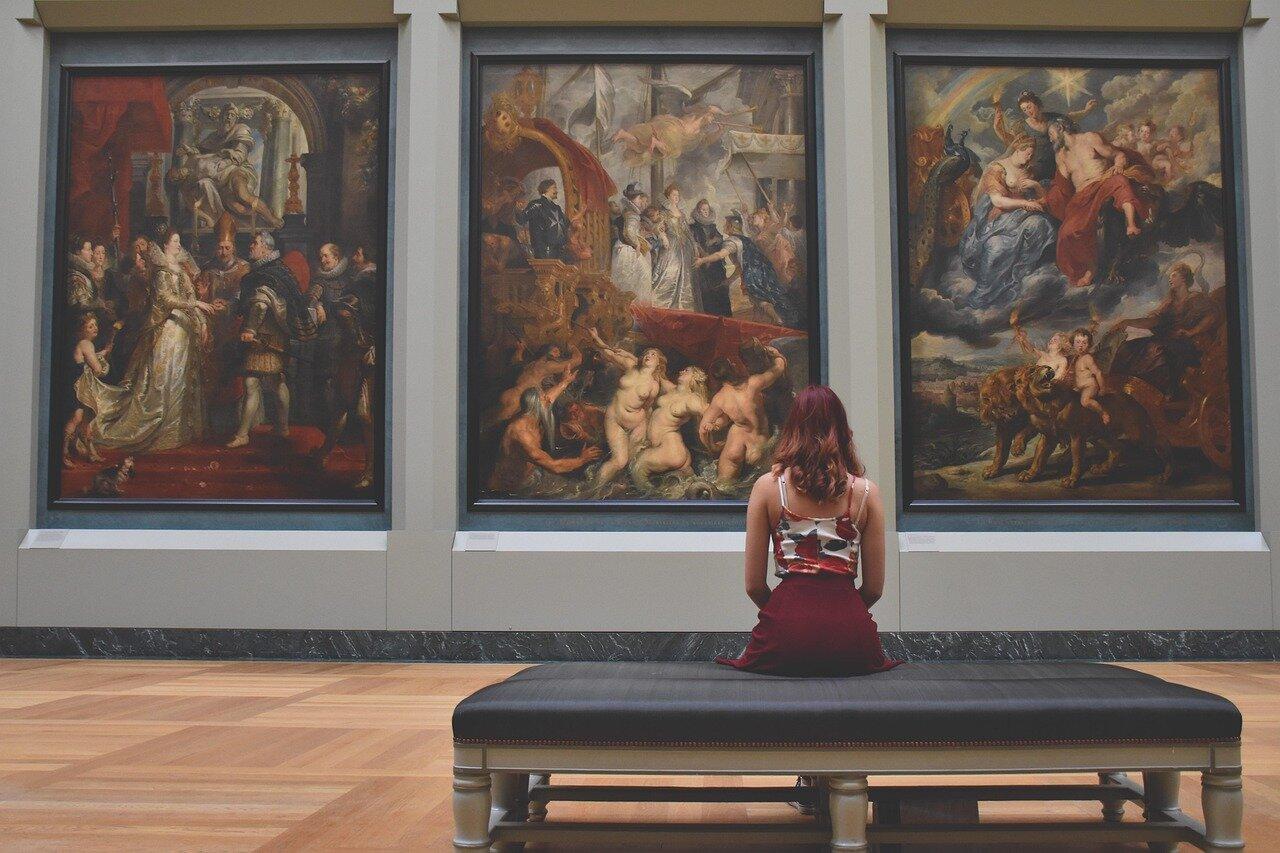 Barcelona cultural museum gallery visitor